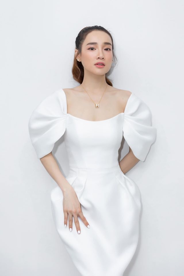 Nhã Phương đã tập dã man tàn khốc để giảm cân thần tốc sau sinh - 1 Nhã Phương đã tập dã man tàn khốc để giảm cân thần tốc sau sinh - 1