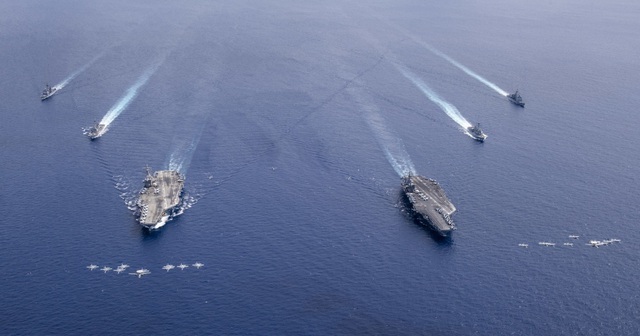 Hai tàu sân bay Mỹ tiếp tục tập trận tại Biển Đông - 1