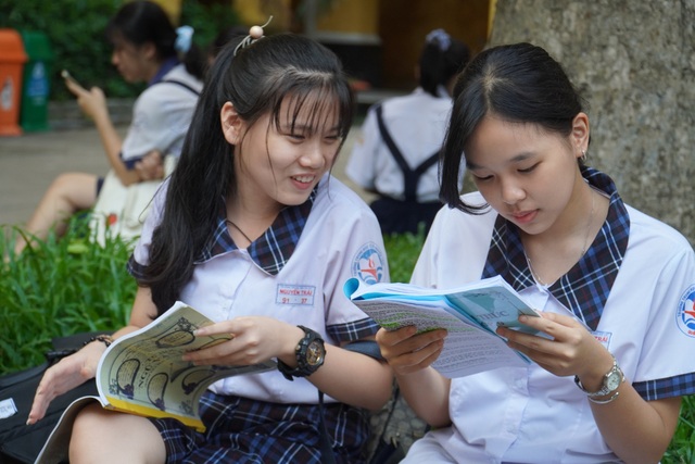 Đề Văn lớp 10 chuyên của TPHCM nói về Dám bị ghét - 1 Đề Văn lớp 10 chuyên của TPHCM nói về Dám bị ghét - 1