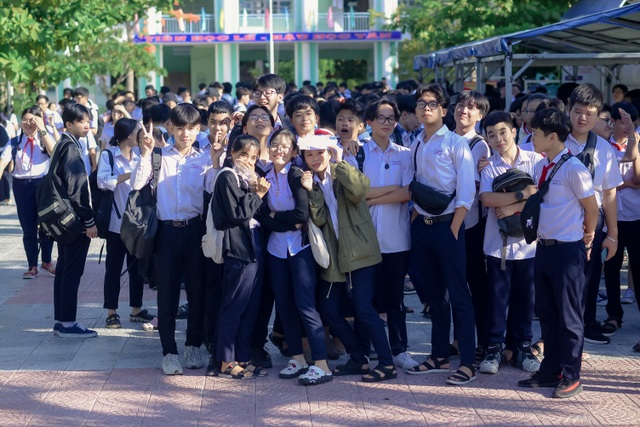 Thí sinh Đà Nẵng tự tin đạt điểm cao với bài thi Tiếng Anh vào lớp 10 - 1 Thí sinh Đà Nẵng tự tin đạt điểm cao với bài thi Tiếng Anh vào lớp 10 - 1