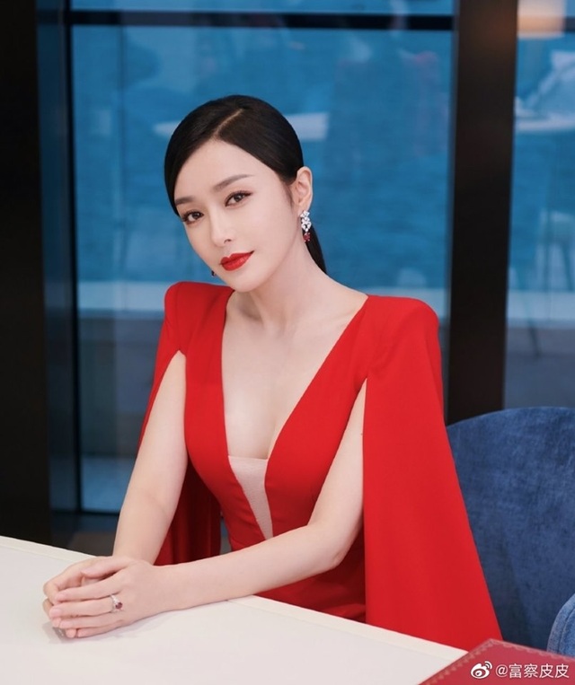 “Phú Sát hoàng hậu” Tần Lam khoe vẻ đẹp không tuổi khi đón tuổi 41 - 12 “Phú Sát hoàng hậu” Tần Lam khoe vẻ đẹp không tuổi khi đón tuổi 41 - 12