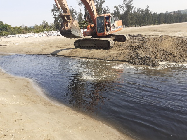 Phó Chủ tịch Nghệ An chỉ đạo xử lý vụ hồ tôm gây ô nhiễm môi trường - 2 Phó Chủ tịch Nghệ An chỉ đạo xử lý vụ hồ tôm gây ô nhiễm môi trường - 2