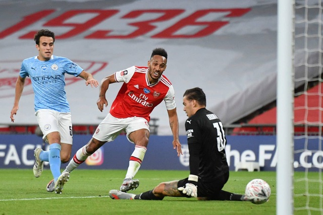Nhìn lại chiến thắng ngọt ngào của Arsenal trước Man City - 10 Nhìn lại chiến thắng ngọt ngào của Arsenal trước Man City - 10