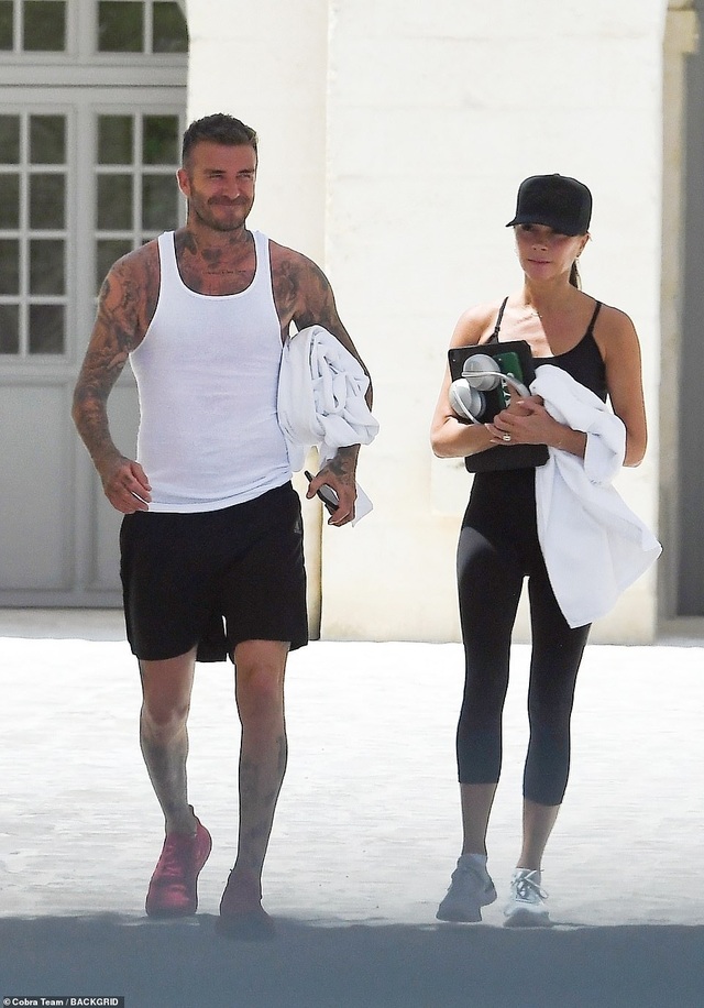 Gia đình Beckham đi nghỉ mát ở Italia - 6 Gia đình Beckham đi nghỉ mát ở Italia - 6