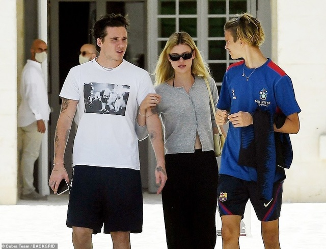 Gia đình Beckham đi nghỉ mát ở Italia - 2 Gia đình Beckham đi nghỉ mát ở Italia - 2