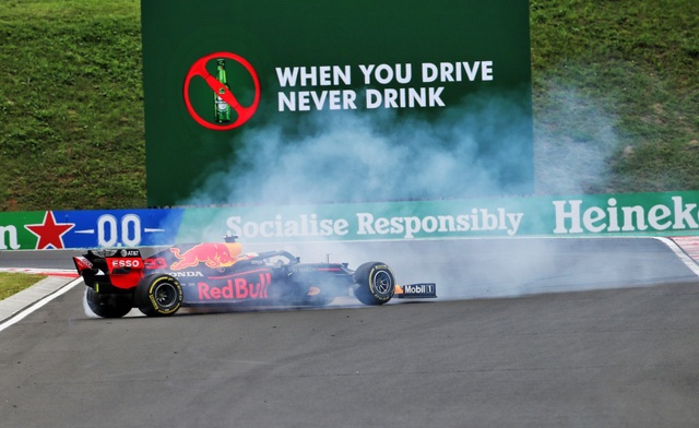 Lewis Hamilton cân bằng kỷ lục với huyền thoại Michael Schumacher - 10 Lewis Hamilton cân bằng kỷ lục với huyền thoại Michael Schumacher - 10