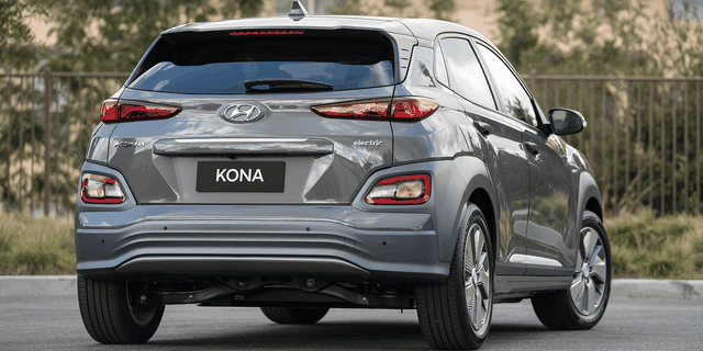 Kia Seltos, Toyota Corolla Cross sẽ làm “nóng” thị trường ôtô nửa cuối 2020 - 1