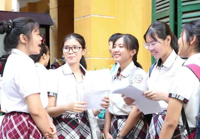 TPHCM: Công bố đáp án chính thức 3 môn thi vào lớp 10 - 1 TPHCM: Công bố đáp án chính thức 3 môn thi vào lớp 10 - 1