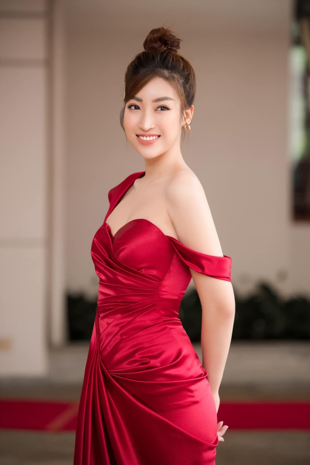 Hoa hậu Đỗ Mỹ Linh: “Chưa đến thời điểm để tôi tính chuyện kết hôn” - 6 Hoa hậu Đỗ Mỹ Linh: “Chưa đến thời điểm để tôi tính chuyện kết hôn” - 6