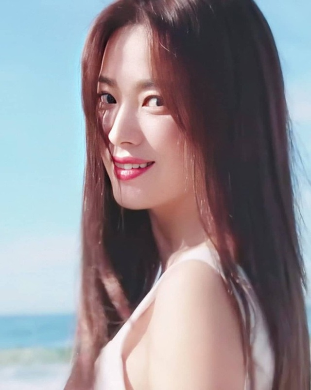 Cột tóc cao, cười rạng ngời, Song Hye Kyo thách thức mọi ống kính - 5 Cột tóc cao, cười rạng ngời, Song Hye Kyo thách thức mọi ống kính - 5