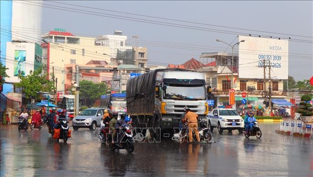 Mẹ và con trai tử nạn dưới gầm xe tải - 2 Mẹ và con trai tử nạn dưới gầm xe tải - 2