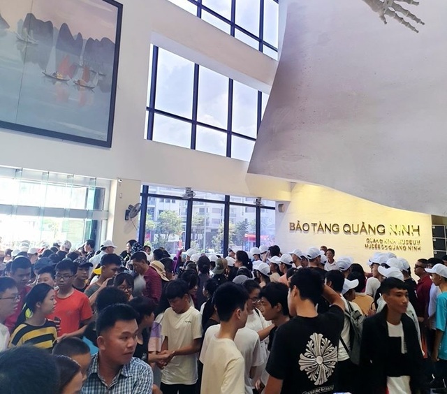 Giá tour rẻ, hàng loạt điểm du lịch trong nước đông nghẹt khách cuối tuần - 1 Giá tour rẻ, hàng loạt điểm du lịch trong nước đông nghẹt khách cuối tuần - 1