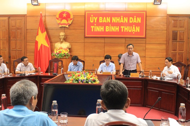 Vụ tai nạn 8 người chết ở Bình Thuận: Chưa rõ ai lái xe khách! - 1 Vụ tai nạn 8 người chết ở Bình Thuận: Chưa rõ ai lái xe khách! - 1