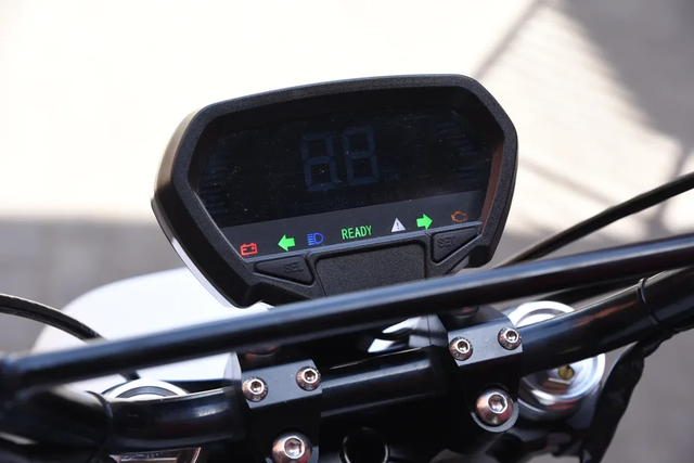 Xe máy điện Punch Moto - Đơn giản và khác lạ - 8 Xe máy điện Punch Moto - Đơn giản và khác lạ - 8