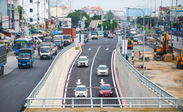 Lãi suất huy động ngân hàng giảm: Dòng tiền nhà đầu tư đang đổ về đâu? - 2 Lãi suất huy động ngân hàng giảm: Dòng tiền nhà đầu tư đang đổ về đâu? - 2