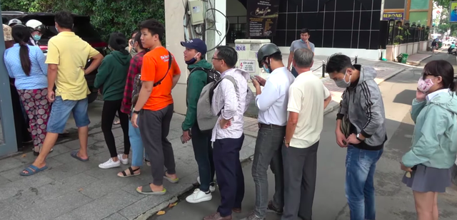 Người hâm mộ TPHCM lên cơn sốt với cuộc so tài Công Phượng – Quang Hải - 2 Người hâm mộ TPHCM lên cơn sốt với cuộc so tài Công Phượng – Quang Hải - 2