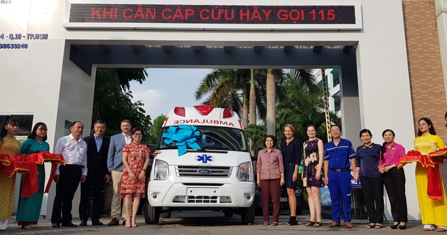 Hiệp hội Thương mại Mỹ tặng Trung tâm Cấp cứu 115 xe cứu thương - 2 Hiệp hội Thương mại Mỹ tặng Trung tâm Cấp cứu 115 xe cứu thương - 2