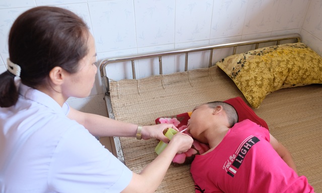 Chuyện cảm động ở Trung tâm điều dưỡng người có công - 2 Chuyện cảm động ở Trung tâm điều dưỡng người có công - 2