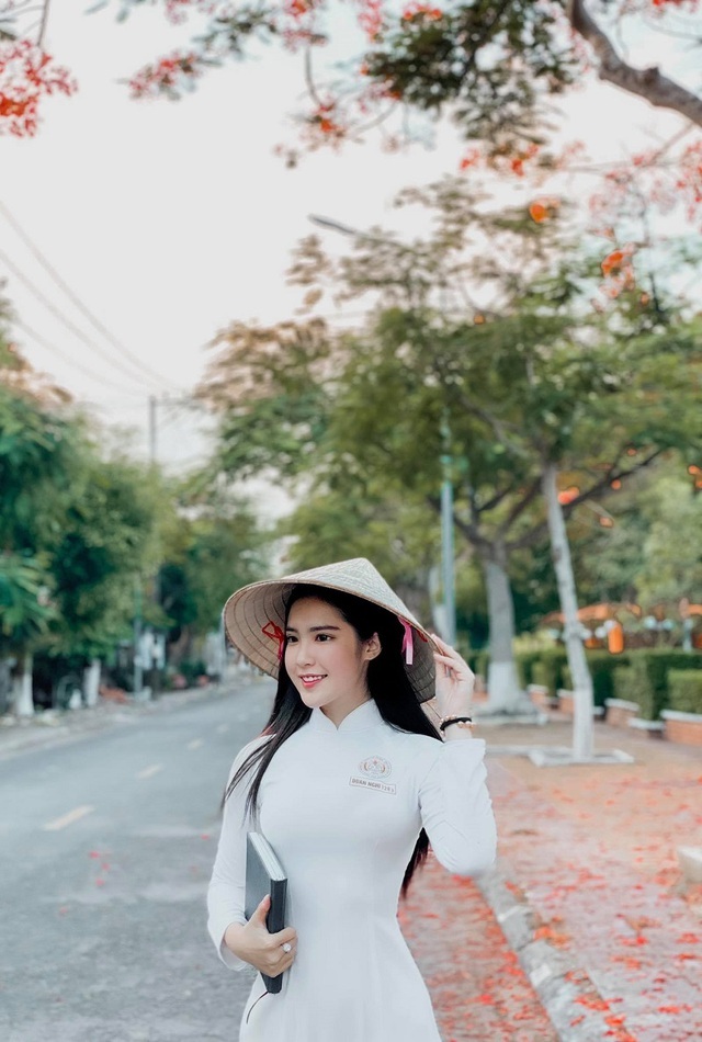 Những hot girl Việt sẽ bước vào kỳ thi tốt nghiệp THPT năm nay - 6 Những hot girl Việt sẽ bước vào kỳ thi tốt nghiệp THPT năm nay - 6