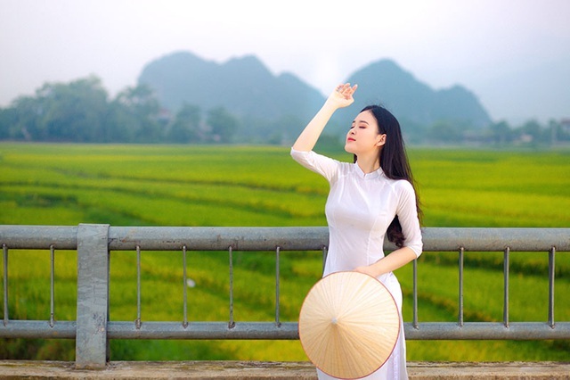 Những “thiên thần áo dài” khiến dân mạng “nguyện trao tim” (P2) - 4 Những “thiên thần áo dài” khiến dân mạng “nguyện trao tim” (P2) - 4