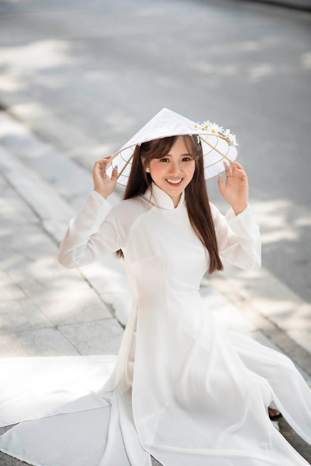Những “thiên thần áo dài” khiến dân mạng “nguyện trao tim” (P2) - 8 Những “thiên thần áo dài” khiến dân mạng “nguyện trao tim” (P2) - 8