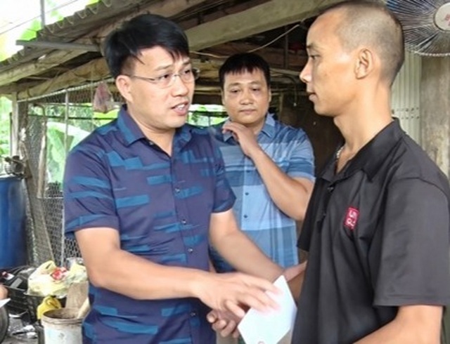 Hai anh em liều mình ra giữa sông Lô cứu người bị lũ cuốn - 1 Hai anh em liều mình ra giữa sông Lô cứu người bị lũ cuốn - 1