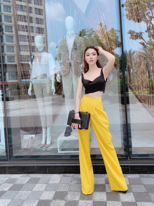 Nữ sinh cao đẳng có thu nhập khủng nhờ thiết kế thời trang độc quyền - 4 Nữ sinh cao đẳng có thu nhập khủng nhờ thiết kế thời trang độc quyền - 4