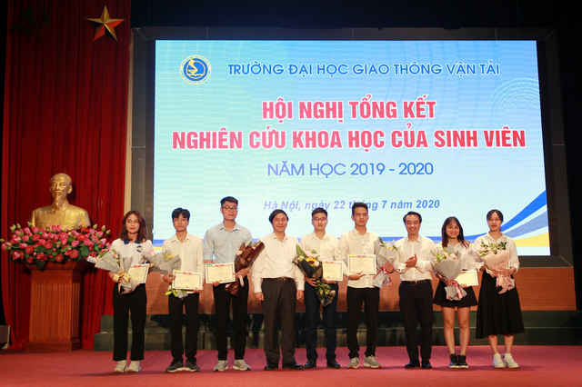 Sinh viên ĐH Giao thông Vận tải thực hiện nghiên cứu 585 đề tài khoa học - 1 Sinh viên ĐH Giao thông Vận tải thực hiện nghiên cứu 585 đề tài khoa học - 1