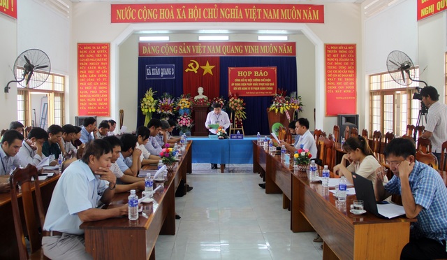 Phạt hành chính, cưỡng chế trả lại đường cho hàng chục hộ dân tại Phú Yên - 1 Phạt hành chính, cưỡng chế trả lại đường cho hàng chục hộ dân tại Phú Yên - 1