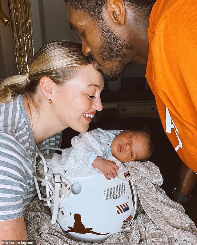 Người mẫu ngoại cỡ Iskra Lawrence liên tục tung ảnh gợi cảm - 6 Người mẫu ngoại cỡ Iskra Lawrence liên tục tung ảnh gợi cảm - 6