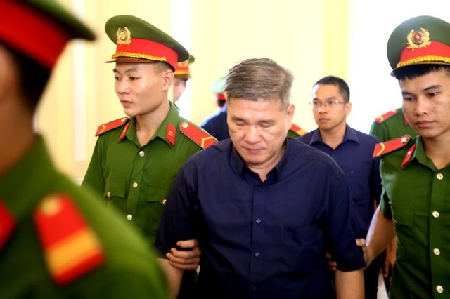 Luật sư đề nghị miễn trách nhiệm hình sự cho Trầm Bê - 1 Luật sư đề nghị miễn trách nhiệm hình sự cho Trầm Bê - 1