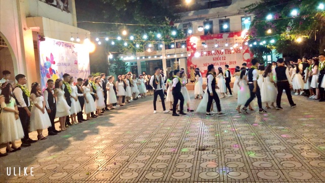 Tại sao Lễ trưởng thành của trường THPT Hồng Hà luôn đặc biệt? - 4 Tại sao Lễ trưởng thành của trường THPT Hồng Hà luôn đặc biệt? - 4