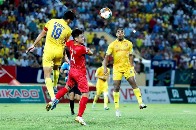 V-League 2020 hoãn vô thời hạn vì đại dịch Covid-19 - 1 V-League 2020 hoãn vô thời hạn vì đại dịch Covid-19 - 1