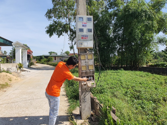 Dân băn khoăn trước nhiều bất cập của hợp tác xã điện tại Hà Tĩnh - 2 Dân băn khoăn trước nhiều bất cập của hợp tác xã điện tại Hà Tĩnh - 2