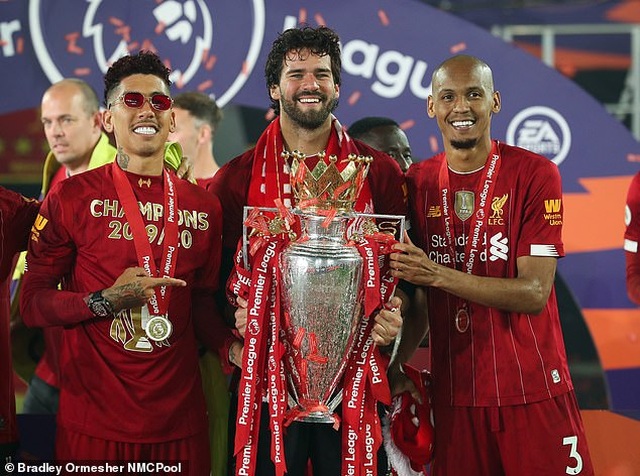 Trộm khoắng sạch nhà sao Liverpool khi mải ăn mừng chức vô địch - 1 Trộm khoắng sạch nhà sao Liverpool khi mải ăn mừng chức vô địch - 1