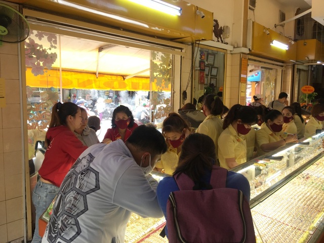 Chuyên gia kinh tế: Giá vàng tăng nóng, cẩn thận bỏng tay - 1 Chuyên gia kinh tế: Giá vàng tăng nóng, cẩn thận bỏng tay - 1