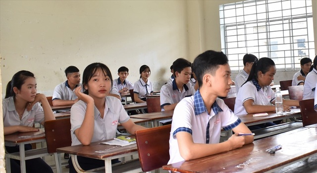 Cần Thơ: Kết thúc ngày thi đầu tiên vào lớp 10, nhiều thí sinh khen đề dễ - 2 Cần Thơ: Kết thúc ngày thi đầu tiên vào lớp 10, nhiều thí sinh khen đề dễ - 2