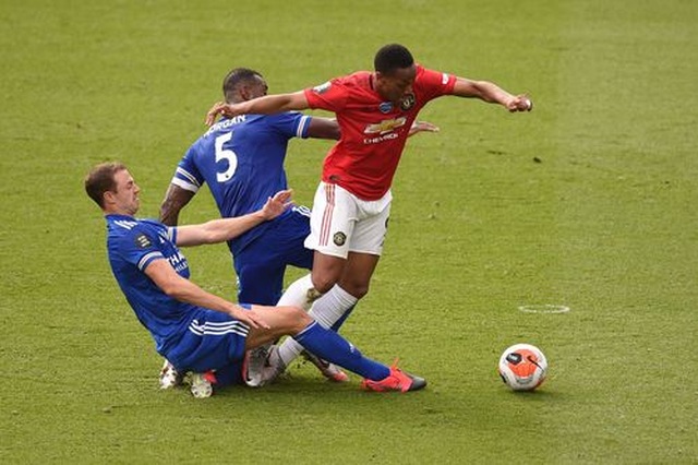 Leicester 0-2 Man Utd: Người cũ tặng quà cho Quỷ đỏ - 8 Leicester 0-2 Man Utd: Người cũ tặng quà cho Quỷ đỏ - 8