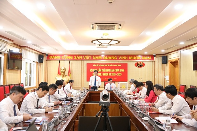 Ông Mai Văn Chính đắc cử Bí thư Đảng ủy Ban Tổ chức Trung ương khóa mới - 3