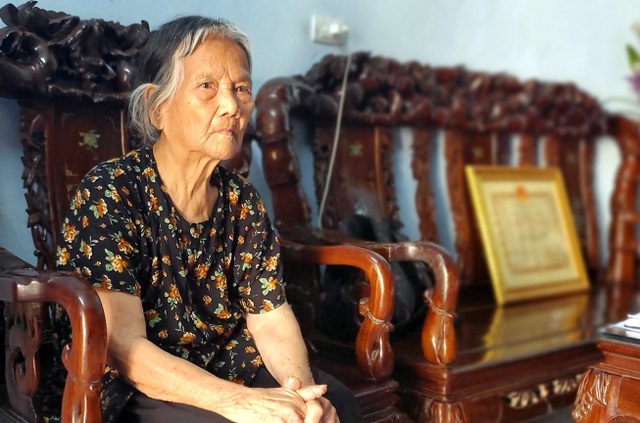 “Hai lần tiễn con đi, hai lần khóc thầm lặng lẽ...” - 2 “Hai lần tiễn con đi, hai lần khóc thầm lặng lẽ...” - 2