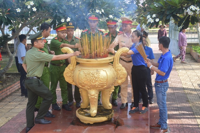 Nhiều hoạt động tri ân gia đình chính sách, người có công nhân ngày 27/7 - 4 Nhiều hoạt động tri ân gia đình chính sách, người có công nhân ngày 27/7 - 4