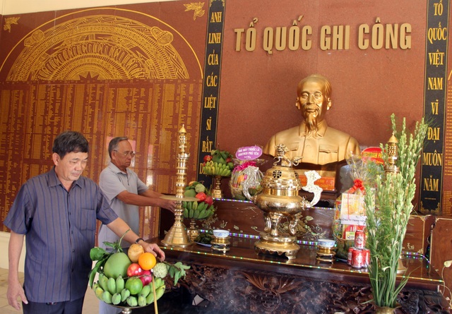 Phú Yên: Tổ chức giỗ chung cho hơn 6.000 liệt sĩ - 3 Phú Yên: Tổ chức giỗ chung cho hơn 6.000 liệt sĩ - 3