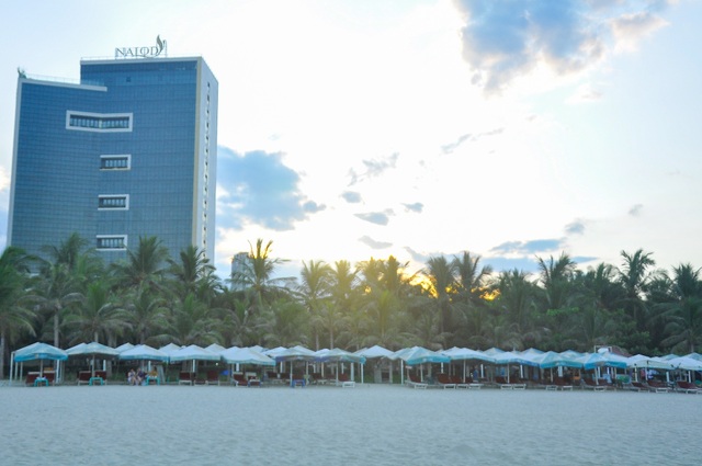 Bãi biển Mỹ Khê Đà Nẵng trong ngày đầu áp dụng giãn cách xã hội - 12