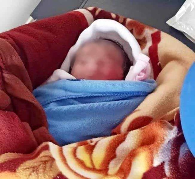 Xác định được mẹ của bé gái sơ sinh bị bỏ ngoài ruộng giữa trưa nắng - 1 Xác định được mẹ của bé gái sơ sinh bị bỏ ngoài ruộng giữa trưa nắng - 1