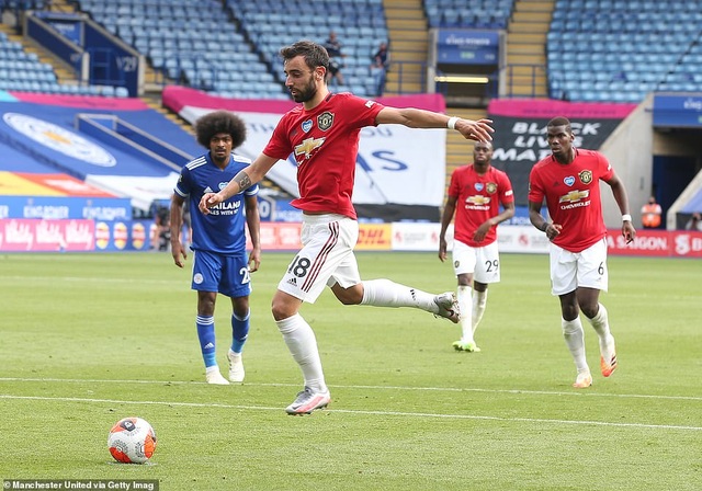 Man Utd dự Champions League, báo giới quốc tế ca ngợi Bruno Fernandes - 1