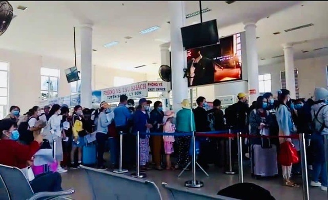 Quảng Ngãi: Đưa 2.000 du khách rời đảo Lý Sơn phòng chống Covid - 1 Quảng Ngãi: Đưa 2.000 du khách rời đảo Lý Sơn phòng chống Covid - 1