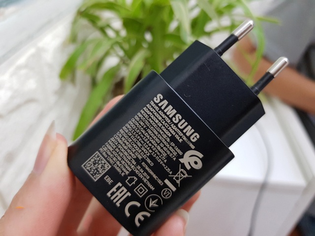 Samsung sẽ tặng kèm củ sạc nhanh 25W trên Galaxy Note 20 - 1 Samsung sẽ tặng kèm củ sạc nhanh 25W trên Galaxy Note 20 - 1