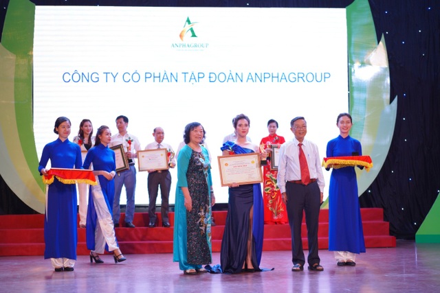 Anphagroup được vinh danh Top 10 thương hiệu vàng chăm sóc sức khỏe sắc đẹp Việt Nam 2020 - 1