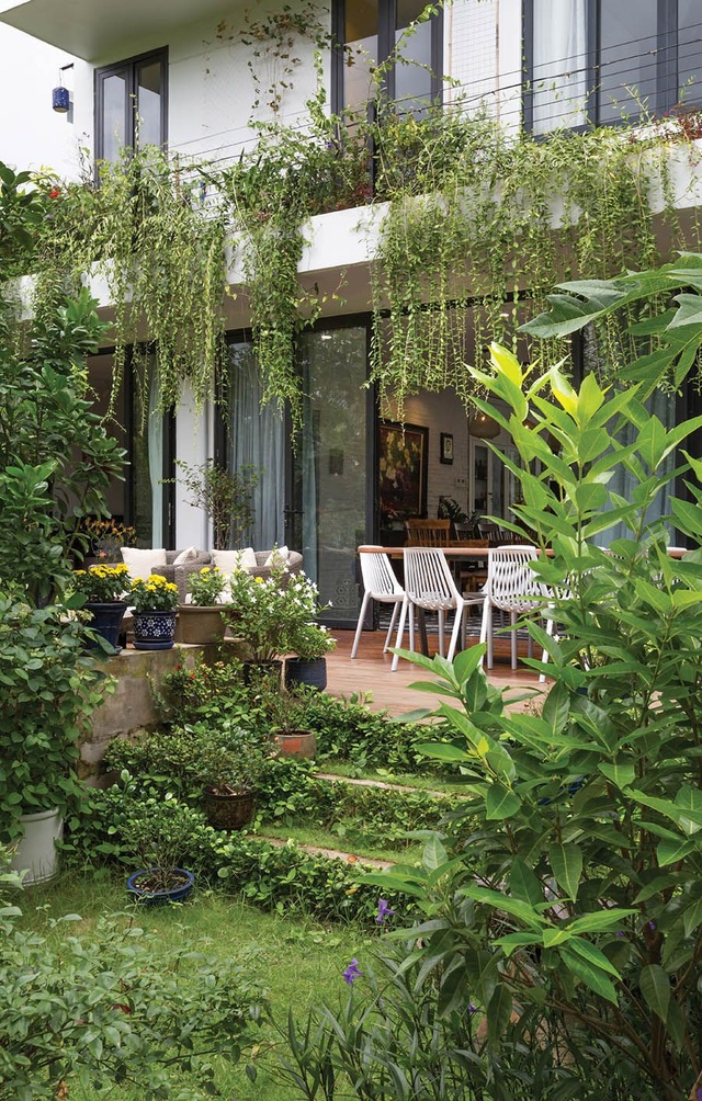 Gia đình 3 thế hệ ở Sài Gòn sống trong biệt thự vườn đẹp như trời Âu - 6