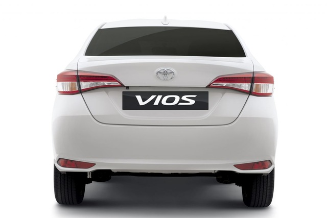 Toyota Vios 2021 có gì mới để duy trì ngôi vương trước Accent, City? - 4